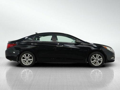 2011 Hyundai SONATA Limited