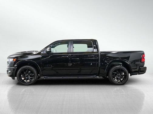 Diamond Black Crystal Pearlcoat 2025 RAM 1500 Laramie