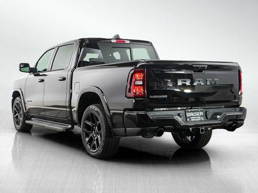 Diamond Black Crystal Pearlcoat 2025 RAM 1500 Laramie