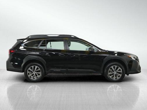 Crystal Black Pearl 2025 Subaru Outback Premium