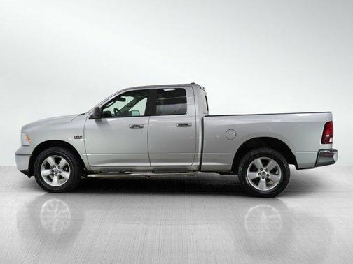 2016 RAM 1500 SLT