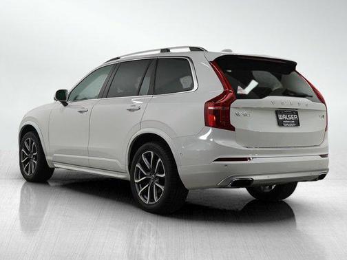 2017 Volvo XC90 T6 Momentum