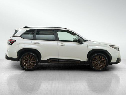 Crystal White Pearl 2025 Subaru Forester Sport