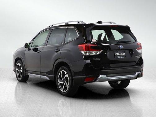 Crystal Black Pearl 2022 Subaru Forester Touring