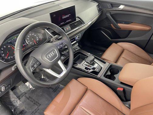2024 Audi Q5 45 S line Premium