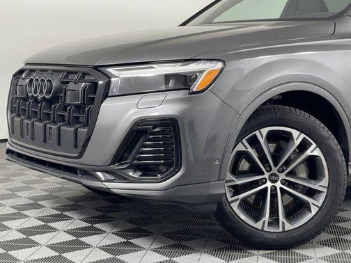 2025 Audi Q7 45 Premium Plus