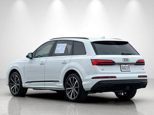 Carrara White 2025 Audi Q7 45 Premium Plus
