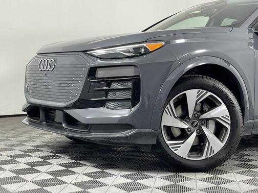 2025 Audi Q6 e-tron Premium quattro