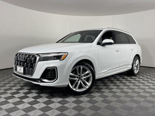 2025 Audi Q7 55 Premium Plus