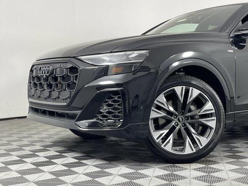 2025 Audi Q8 55 Premium Plus