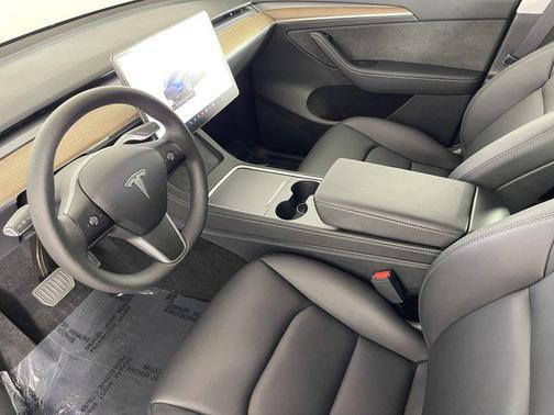 2024 Tesla Model Y Long Range Dual Motor All-Wheel Drive