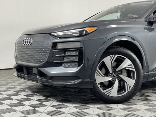 2025 Audi Q6 e-tron Premium quattro