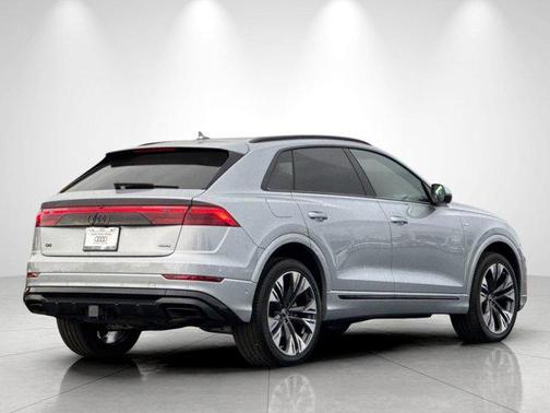 2025 Audi Q8 55 Premium Plus