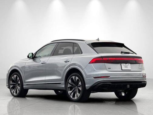 2025 Audi Q8 55 Premium Plus