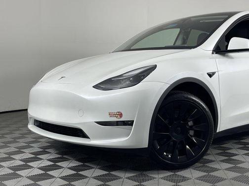 2024 Tesla Model Y Long Range Dual Motor All-Wheel Drive