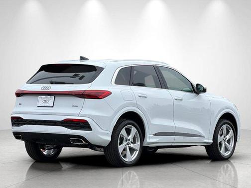 2025 Audi Q5 Premium Plus TFSI quattro S tronic