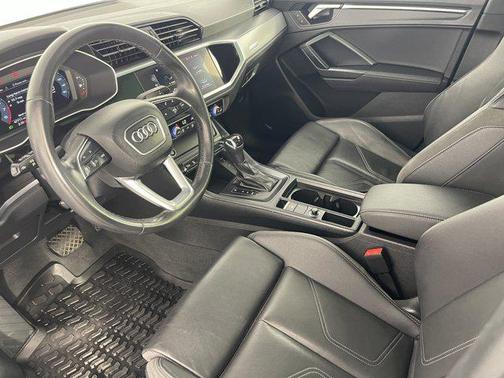 2022 Audi Q3 45 S line Premium