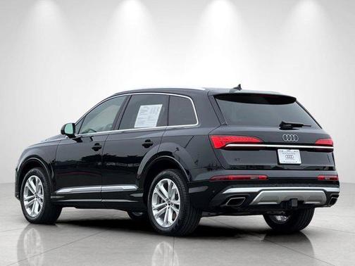 2025 Audi Q7 55 Premium Plus