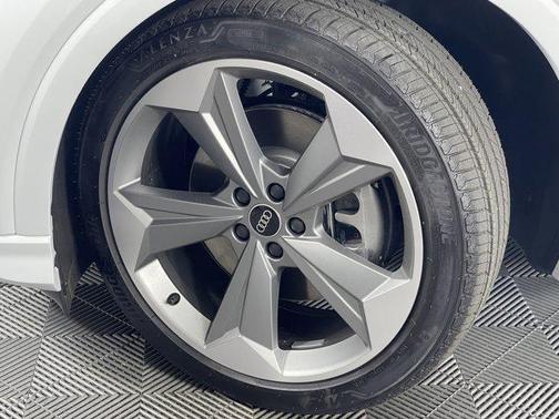 2025 Audi Q4 e-tron Premium Plus 55 quattro