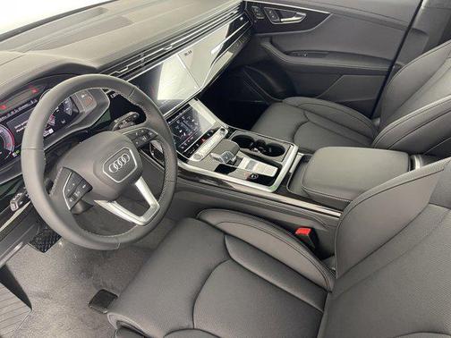 2025 Audi Q8 55 Prestige