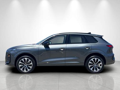 Daytona Gray Pearl Effect 2026 Audi Q3 TFSI quattro S tronic