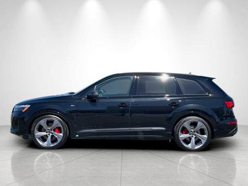 Mythos Black Metallic 2026 Audi Q7 55 Prestige