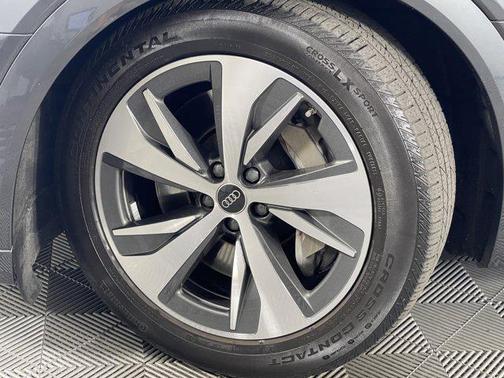 2024 Audi Q8 e-tron Premium