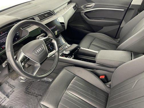 2024 Audi Q8 e-tron Premium
