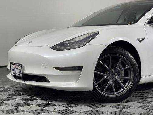 2019 Tesla Model 3 Standard Range Plus