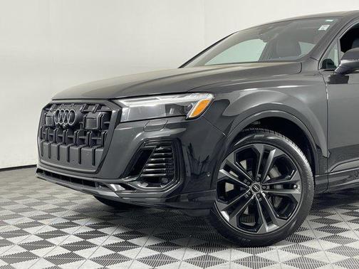 2025 Audi Q7 55 Premium Plus