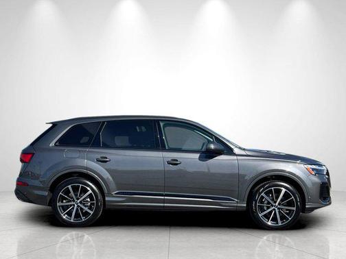 2026 Audi Q7 45 Premium Plus