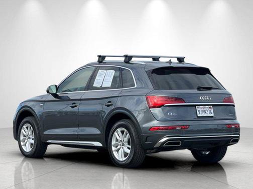 Daytona Gray Pearl Effect 2023 Audi Q5 45 S line Premium