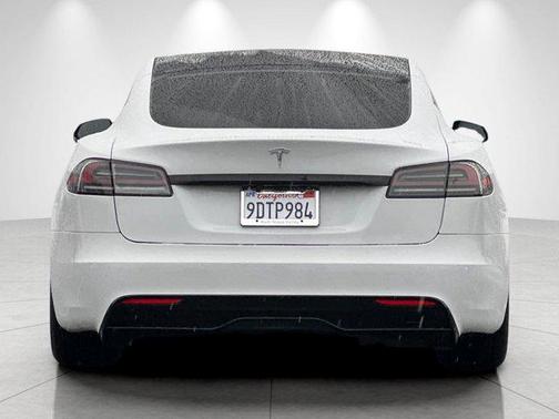 2022 Tesla Model S Base