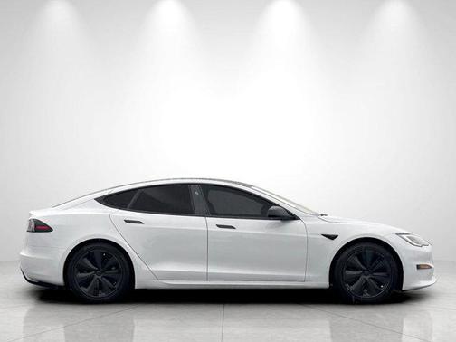 2022 Tesla Model S Base