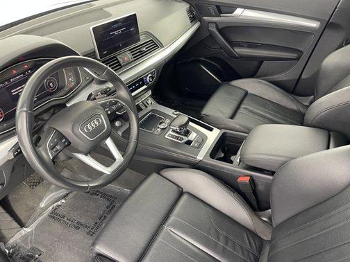 2020 Audi Q5 45 Titanium Premium