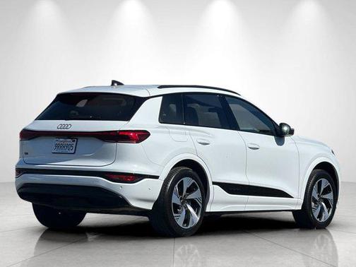 2025 Audi Q6 e-tron Premium Plus quattro