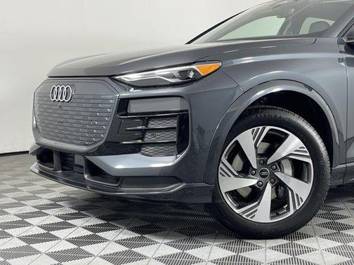 2025 Audi Q6 e-tron Premium quattro