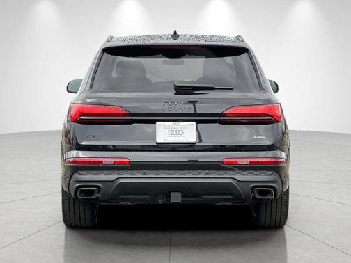 Mythos Black Metallic 2026 Audi Q7 55 Premium Plus