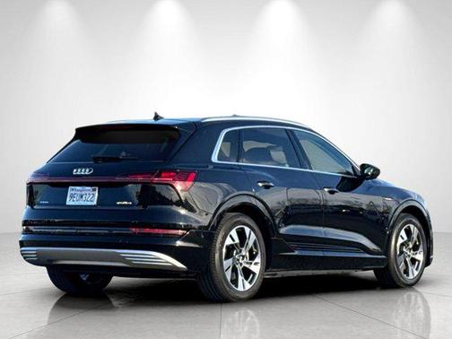 2023 Audi e-tron Premium Plus quattro
