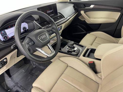 2022 Audi Q5 45 S line Prestige