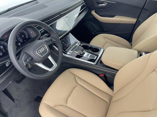 2025 Audi Q7 55 Premium Plus