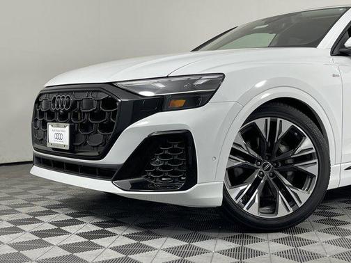 2025 Audi Q8 55 Premium Plus