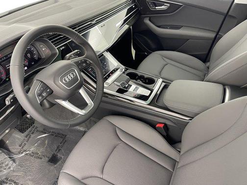 2025 Audi Q8 55 Premium Plus