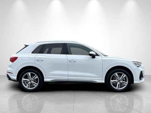 2024 Audi Q3 45 S line Premium Plus