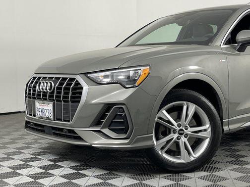2022 Audi Q3 45 S line Premium