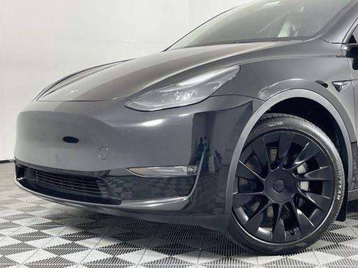 2024 Tesla Model Y Long Range Dual Motor All-Wheel Drive