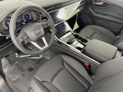 2025 Audi Q7 55 Premium Plus