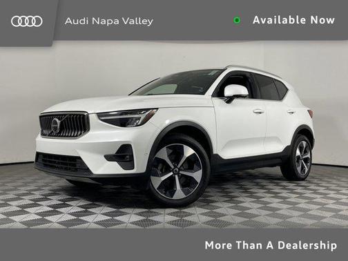 2024 Volvo XC40 B5 Plus Bright Theme