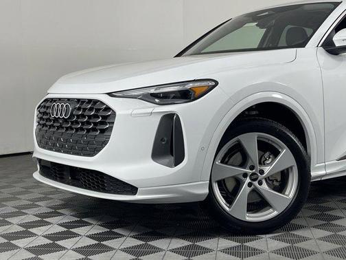 2025 Audi Q5 Premium Plus