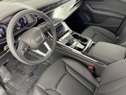 2025 Audi Q8 55 Premium Plus